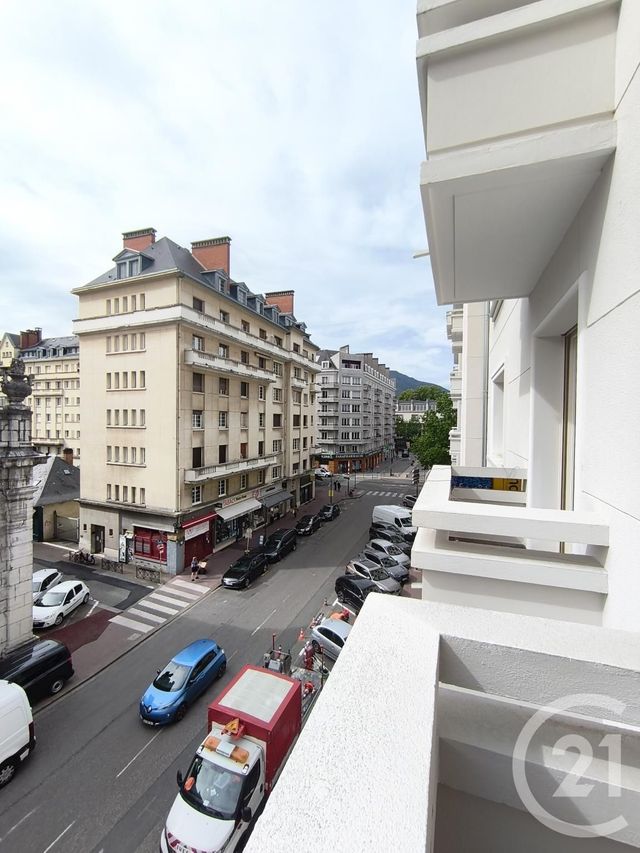Appartement F4 à louer - 4 pièces - 104.15 m2 - CHAMBERY - 73 - RHONE-ALPES - Century 21 Immobilière De La Vallée