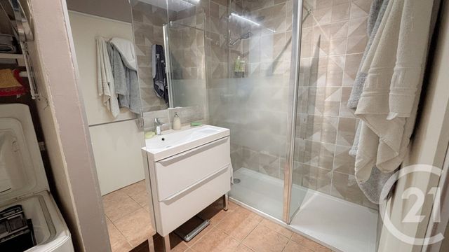 Appartement T3 à vendre - 4 pièces - 78.29 m2 - LA MOTTE SERVOLEX - 73 - RHONE-ALPES - Century 21 Immobilière De La Vallée