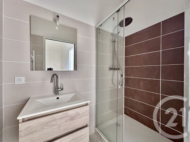 Appartement T3 à vendre - 3 pièces - 68.81 m2 - CHAMBERY - 73 - RHONE-ALPES - Century 21 Immobilière De La Vallée