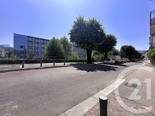 Appartement T3 à vendre - 3 pièces - 69.17 m2 - CHAMBERY - 73 - RHONE-ALPES - Century 21 Immobilière De La Vallée