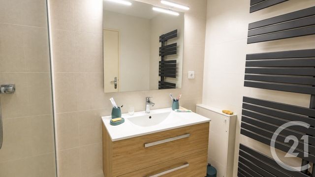 Appartement F4 à vendre - 5 pièces - 83.39 m2 - CHAMBERY - 73 - RHONE-ALPES - Century 21 Immobilière De La Vallée