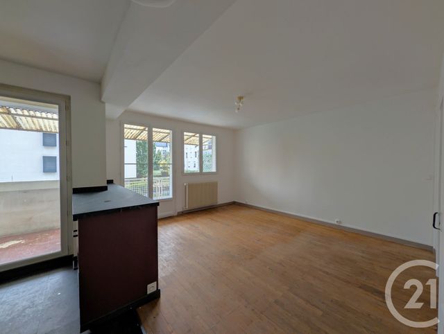 Appartement T3 à vendre - 3 pièces - 50.7 m2 - CHAMBERY - 73 - RHONE-ALPES - Century 21 Immobilière De La Vallée