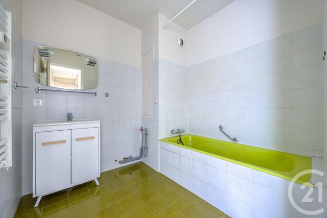 Appartement T4 à vendre - 4 pièces - 83.09 m2 - CHAMBERY - 73 - RHONE-ALPES - Century 21 Immobilière De La Vallée