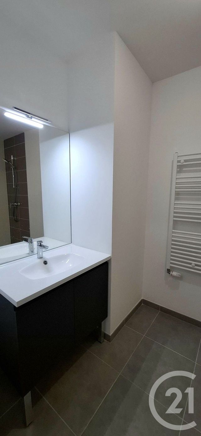 Appartement T3 à louer - 3 pièces - 64.71 m2 - CHAMBERY - 73 - RHONE-ALPES - Century 21 Immobilière De La Vallée