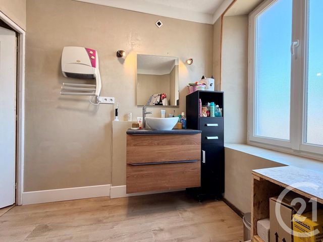 Appartement T4 à vendre - 4 pièces - 106.0 m2 - LE PONT DE BEAUVOISIN - 38 - RHONE-ALPES - Century 21 Immobilière De La Vallée
