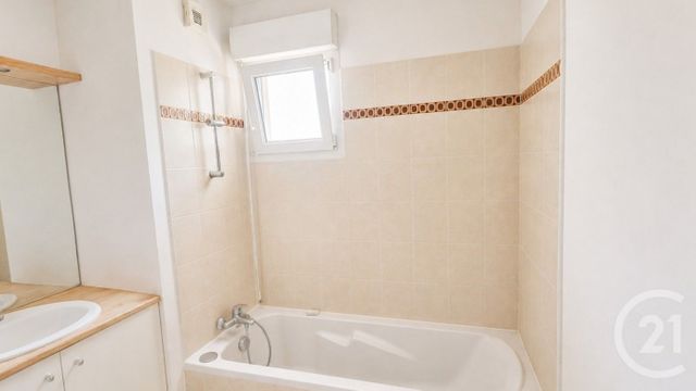 Appartement T3 à vendre - 3 pièces - 58.07 m2 - CHAMBERY - 73 - RHONE-ALPES - Century 21 Immobilière De La Vallée
