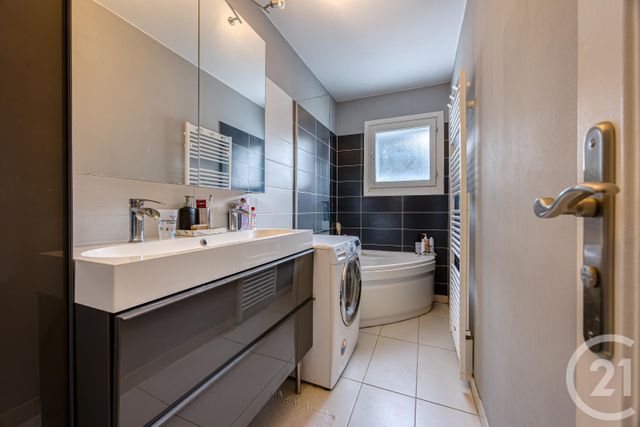 Appartement T5 à vendre - 5 pièces - 99.16 m2 - CHAMBERY - 73 - RHONE-ALPES - Century 21 Immobilière De La Vallée