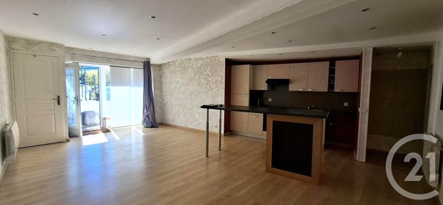 Appartement T3 à louer - 3 pièces - 59.06 m2 - CHAMBERY - 73 - RHONE-ALPES - Century 21 Immobilière De La Vallée