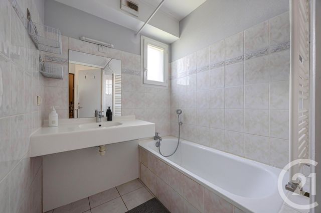 Appartement T2 à vendre - 2 pièces - 37.82 m2 - CHAMBERY - 73 - RHONE-ALPES - Century 21 Immobilière De La Vallée