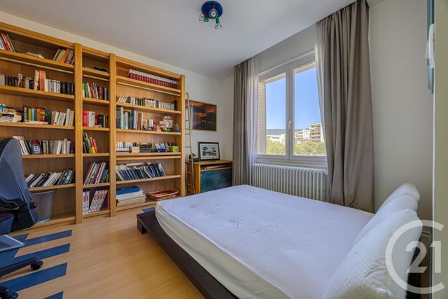 Appartement T5 à vendre - 5 pièces - 121.61 m2 - CHAMBERY - 73 - RHONE-ALPES - Century 21 Immobilière De La Vallée